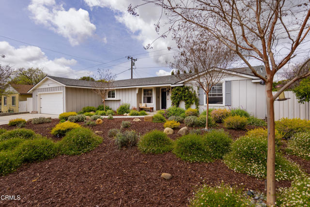 1009 Grandview Avenue, Ojai CA: https://media.crmls.org/mediaz/f2789a76-01e9-41a6-9838-be9d58ffdbf9.jpg