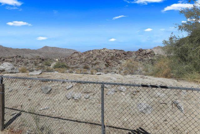 49305 Hwy 74 Spc 49, Palm Desert CA: https://media.crmls.org/mediaz/f279826a-6610-402b-a7a2-00263836767d.jpg