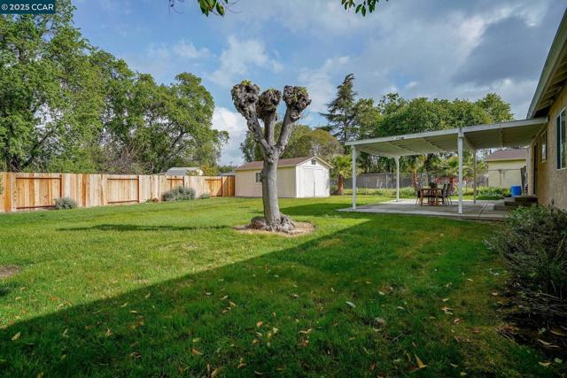 1551 Orange Street, Concord CA: https://media.crmls.org/mediaz/f279aad1-cc94-41ec-b152-6414de050335.jpg