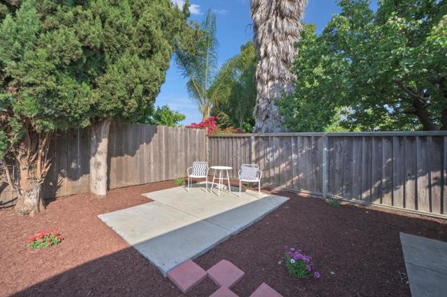 42758 Charleston Way, Fremont CA: https://media.crmls.org/mediaz/f27a15e0-35b1-4d70-8f51-5d9b1f5eab87.jpg