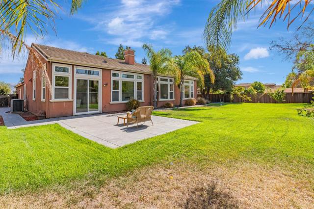 19411 Saffron Drive, Morgan Hill CA: https://media.crmls.org/mediaz/f27a93c7-89c6-4020-b5ba-f5124742e505.jpg