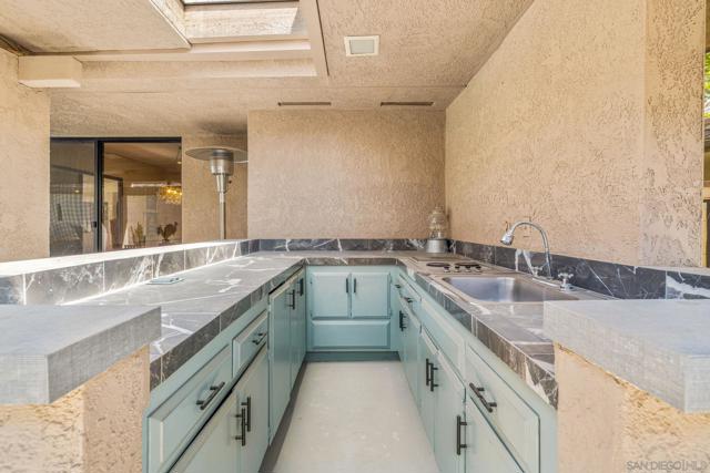142 Yale Dr, Rancho Mirage CA: https://media.crmls.org/mediaz/f27b7586-84ab-4226-9896-659b24ca78fe.jpg