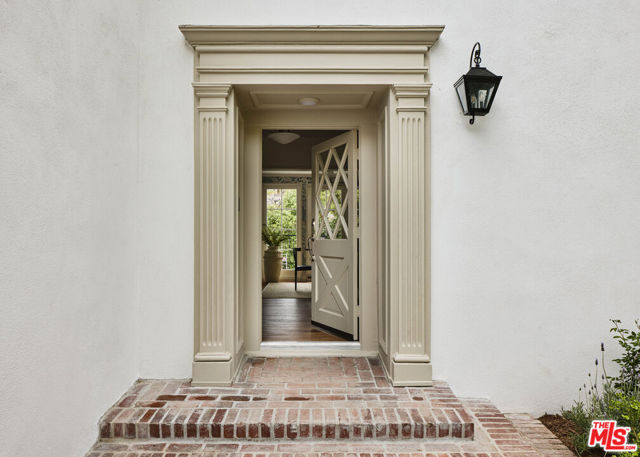 3372 Ley Drive, Los Angeles CA: https://media.crmls.org/mediaz/f27b9310-9c70-4d63-8afa-25d32619217e.jpg