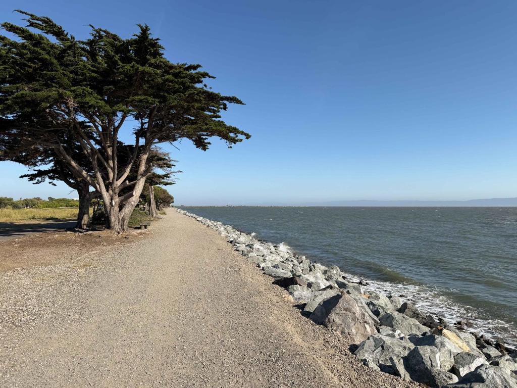 https://media.crmls.org/mediaz/f27bf8ff-f180-41f6-89d8-14e570866702.jpg?preset=X-Large