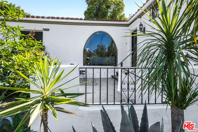 3137 Lindo Street, Los Angeles CA: https://media.crmls.org/mediaz/f27c20d9-43c0-4f4c-87e2-a3c08ce52e12.jpg