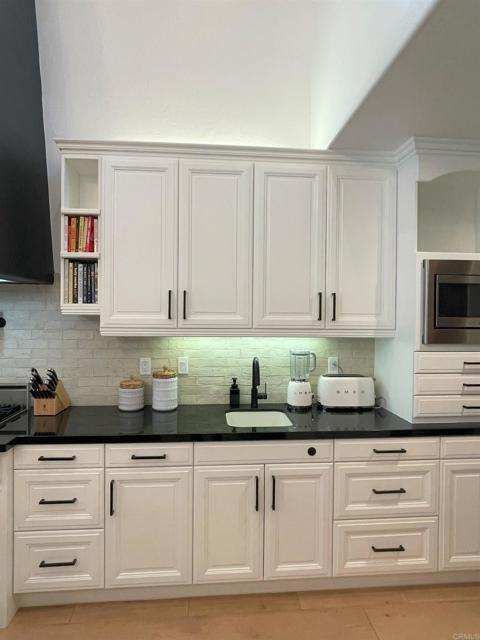 Detail Gallery Image 9 of 29 For 7083 Calle Portone, Rancho Santa Fe,  CA 92091 - 3 Beds | 3/1 Baths