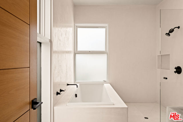 2341 Wilson Avenue, Venice CA: https://media.crmls.org/mediaz/f27ccdb0-ff71-4f84-bb68-12e513965d95.jpg