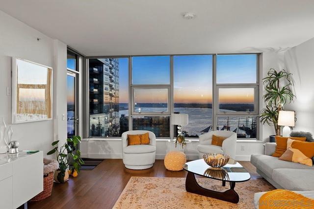 1388 Kettner Blvd, San Diego CA: https://media.crmls.org/mediaz/f27d25c3-5654-4dbf-ab87-4962e416ed42.jpg