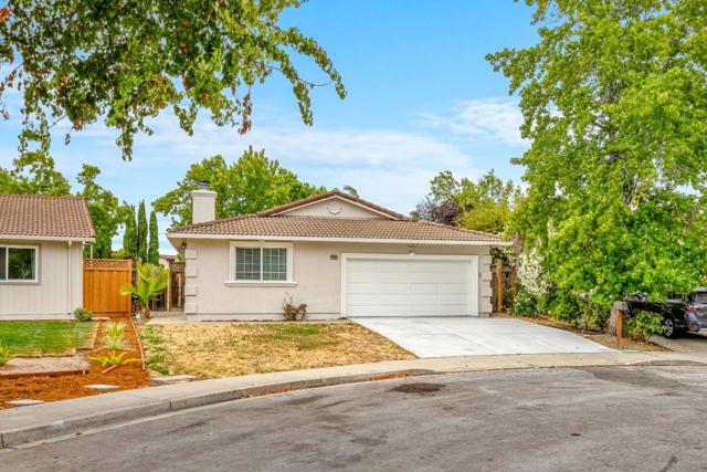 6084 Amador Place, Newark CA: https://media.crmls.org/mediaz/f27d3fcb-9d8d-4c88-b019-48a88bdf2291.jpg