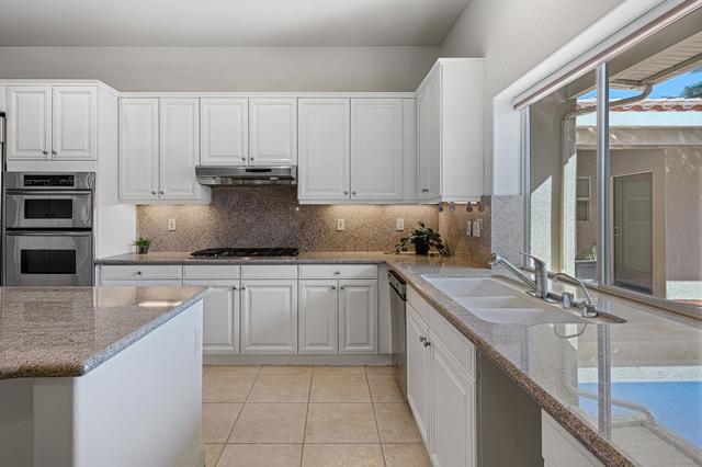 77 Clavel Court, Palm Desert CA: https://media.crmls.org/mediaz/f27d96b6-55d8-4a04-af53-fb2579a15b83.jpg