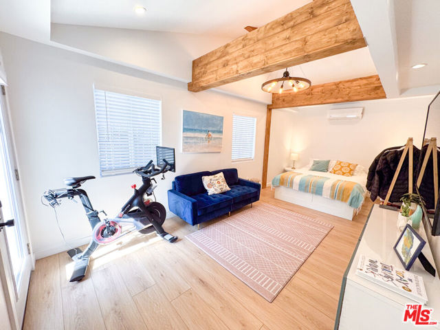 4327 Cezanne Avenue, Woodland Hills CA: https://media.crmls.org/mediaz/f27db4ca-1bc8-4b55-a0ca-6682c265244d.jpg