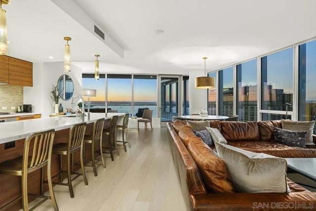 888 W E Street, San Diego CA: https://media.crmls.org/mediaz/f27dea9d-a92f-4de5-b18a-e40bad6a3e49.jpg