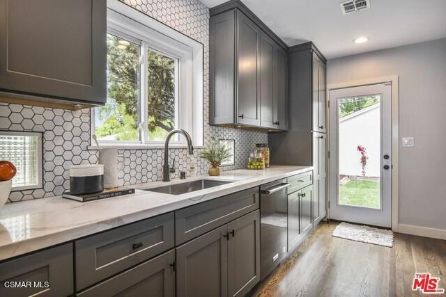 2ED9753D-E340-4E64-8747-DBBD9489AEA4