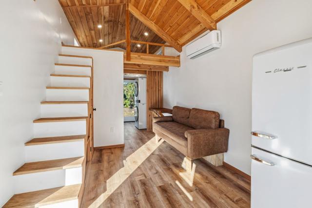 15 Braemoor Drive, Santa Cruz CA: https://media.crmls.org/mediaz/f27ef25d-2078-41b0-8630-aa8cbba4046b.jpg