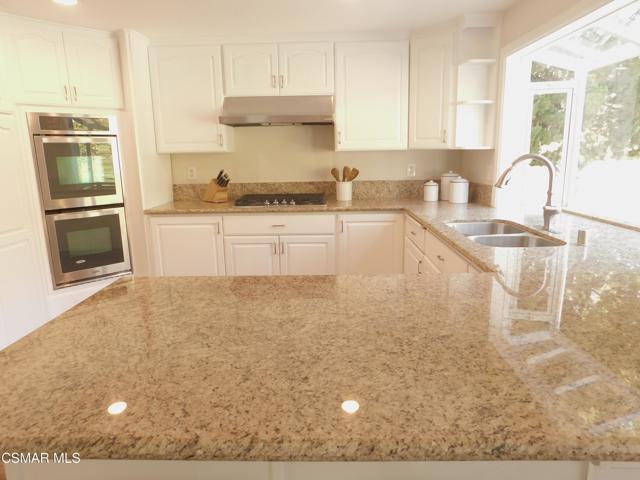 467 Sundance Street, Thousand Oaks CA: https://media.crmls.org/mediaz/f28037b4-425a-4d78-8120-380b23f9bb38.jpg