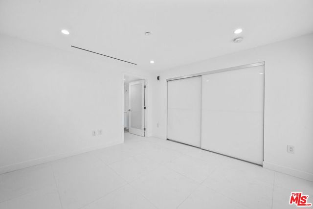 621 N Kings Road, West Hollywood CA: https://media.crmls.org/mediaz/f2805430-a907-40ed-aef7-d786a6d84313.jpg