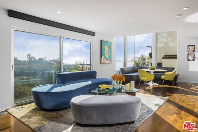 9318 Warbler Way, Los Angeles CA: https://media.crmls.org/mediaz/f280ae13-6006-46fd-aebd-655e392fa674.jpg