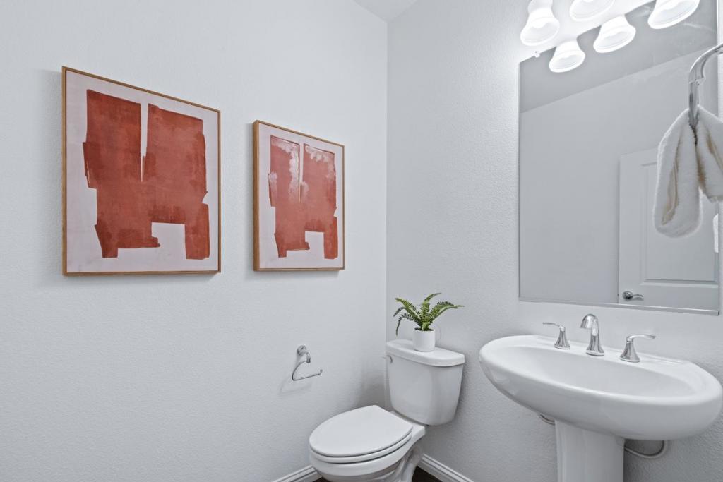 https://media.crmls.org/mediaz/f281abce-4720-449b-9114-b881bf184b72.jpg?preset=X-Large