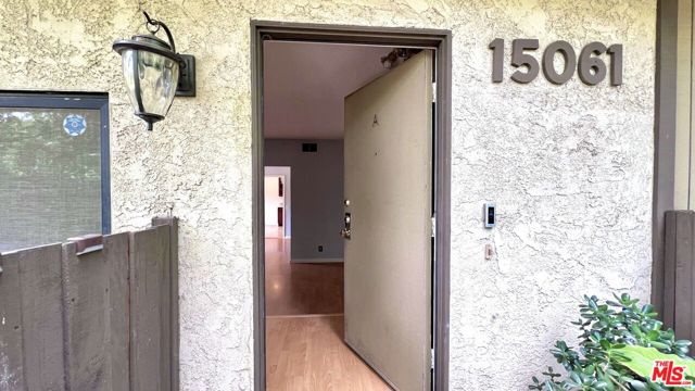 15061 Sherman Way, Van Nuys CA: https://media.crmls.org/mediaz/f28239bc-5422-4177-93a6-fc384950ae7a.jpg