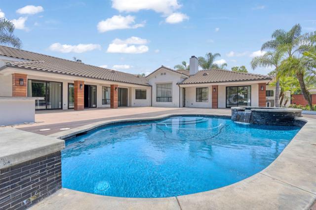 Detail Gallery Image 20 of 22 For 410 Milagrosa Cir, Chula Vista,  CA 91910 - 5 Beds | 4/1 Baths