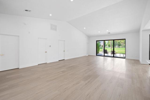 10403 Sunningdale Drive, Rancho Mirage CA: https://media.crmls.org/mediaz/f282be21-39aa-4216-a768-db5c25018c71.jpg