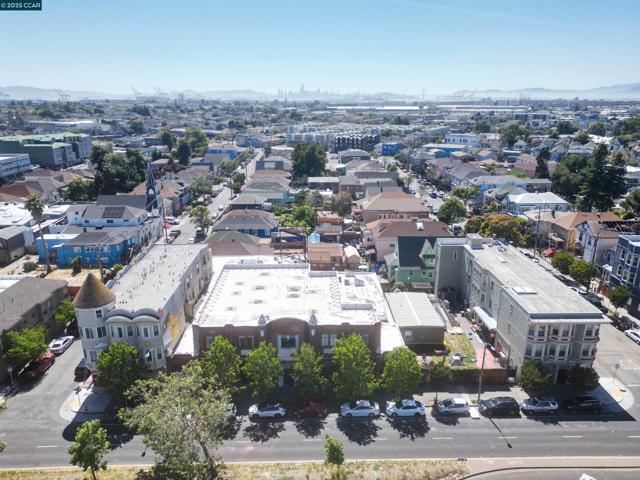 2521 San Pablo Ave, Oakland CA: https://media.crmls.org/mediaz/f2838729-ea9a-46d5-8daf-0d75be000ce6.jpg