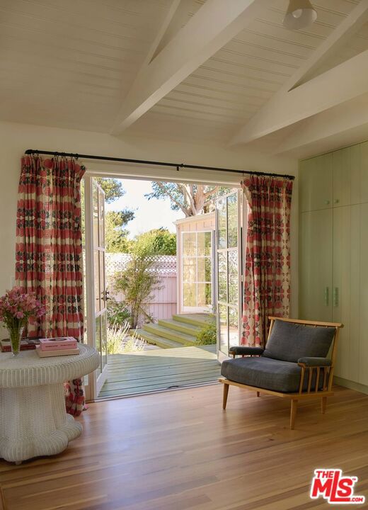 212 Paradise Cove Road, Malibu CA: https://media.crmls.org/mediaz/f283a4b7-c507-4043-8756-59cc6b0b6d1d.jpg