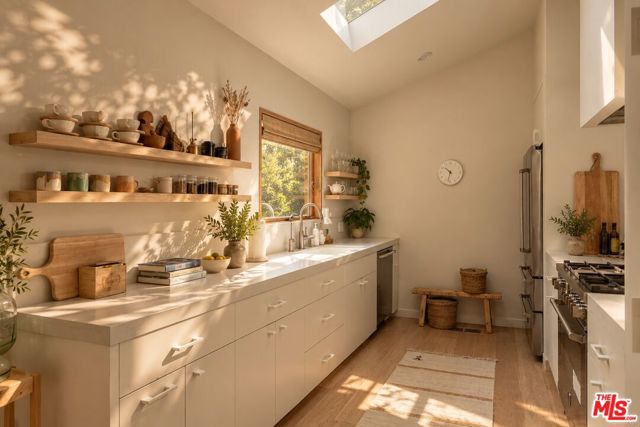 2 Bed Home for Sale in Los Angeles, California