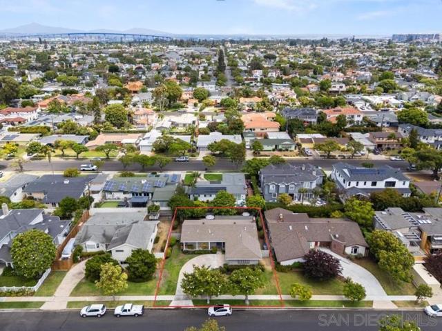 661 Balboa Avenue, Coronado CA: https://media.crmls.org/mediaz/f2851274-0744-4c3f-b877-db58ed850f00.jpg