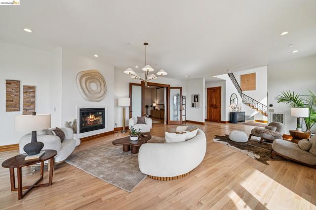 Image 9 of 60 For 33 Somerset Rd