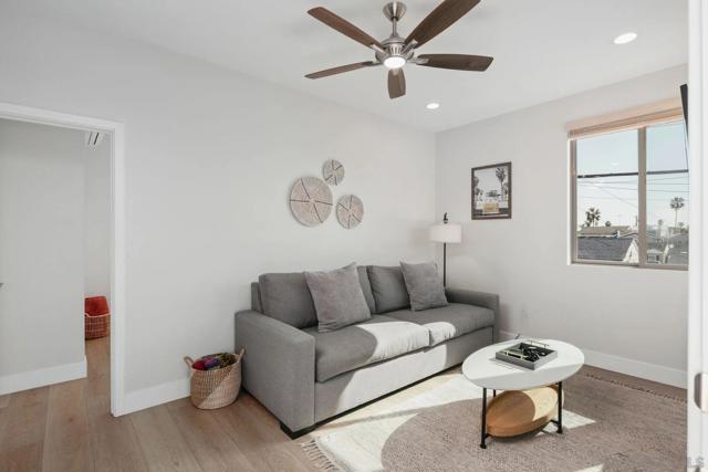 851 53 Sapphire, San Diego CA: https://media.crmls.org/mediaz/f28530a3-7cb1-47b9-8285-f9572155cfaf.jpg