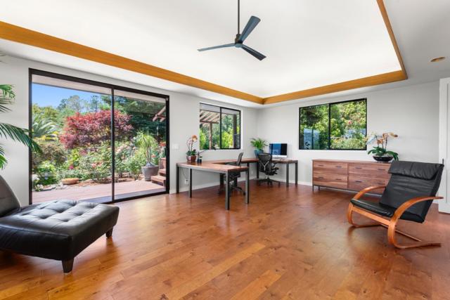 165 Golden Oak Drive, Portola Valley CA: https://media.crmls.org/mediaz/f2855018-31d0-4440-a82e-201f9541834e.jpg