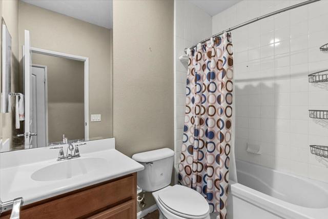118 Paseo Bravo, Palm Desert CA: https://media.crmls.org/mediaz/f285647c-626a-48ba-9ae0-4b1ef005036b.jpg