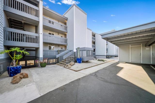 22130 E Cliff Drive, Santa Cruz CA: https://media.crmls.org/mediaz/f2856a98-4a1c-49c7-8007-bb2968d3b6d2.jpg