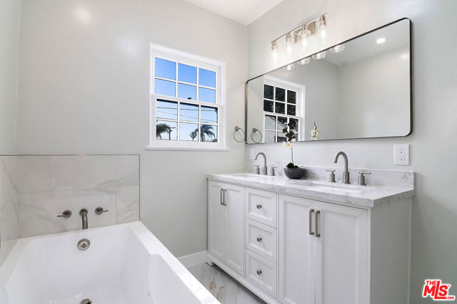 8456 Byrd Avenue, Inglewood CA: https://media.crmls.org/mediaz/f28596aa-a816-4fe5-9a3a-77d89a58d1ef.jpg