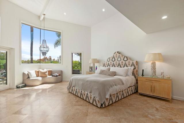 14817 Arroyo Rosita, Rancho Santa Fe CA: https://media.crmls.org/mediaz/f2860185-ce0c-46bb-8047-80e5335c87bc.jpg