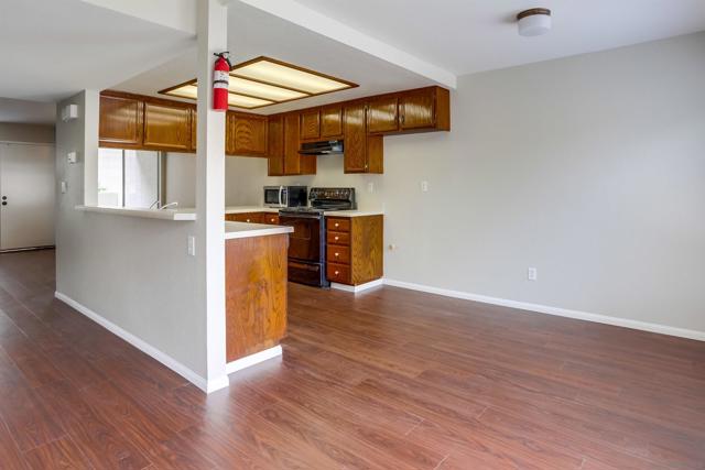 12741 Laurel St, Lakeside CA: https://media.crmls.org/mediaz/f28657a9-1934-4ab8-bf10-622dae0d3f0b.jpg