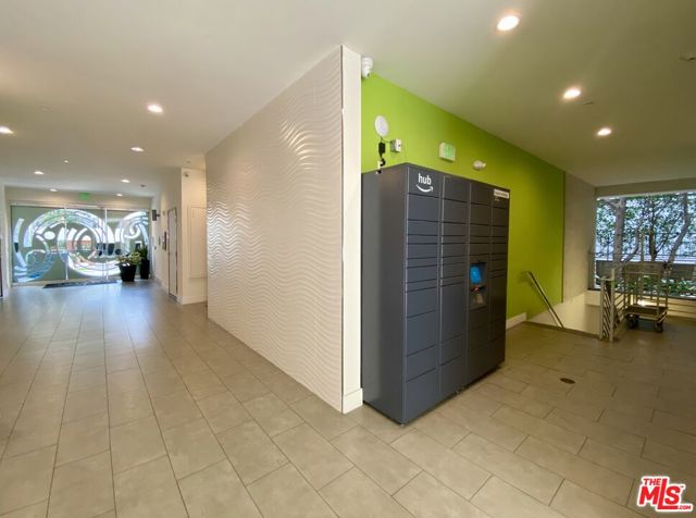 1232 N KINGS Road, West Hollywood CA: https://media.crmls.org/mediaz/f2871d75-a64f-4e75-92f4-3a6432b9a50c.jpg