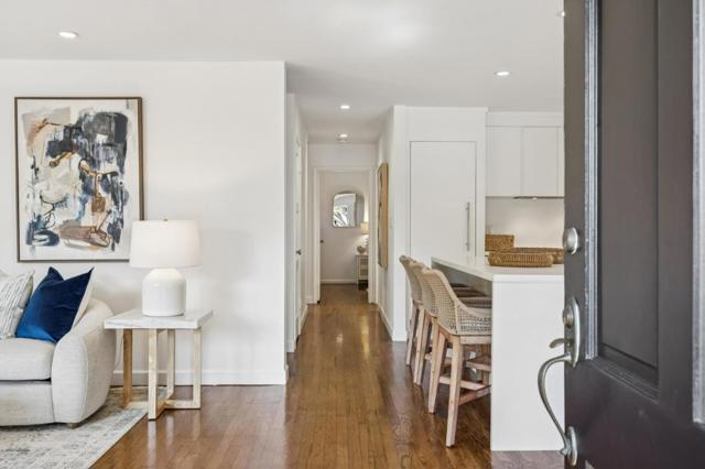 1055 Oakland Avenue, Menlo Park CA: https://media.crmls.org/mediaz/f2872a89-b09c-47c9-8b74-5ab4cdf2b419.jpg