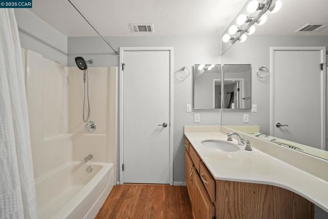 Image 15 of 25 For 25930 Kay Ave  201