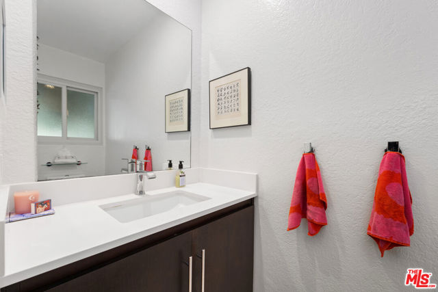 2016 Euclid Street, Santa Monica CA: https://media.crmls.org/mediaz/f2882e9c-4f2a-4df8-918a-d7d54b733bf6.jpg