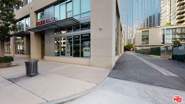 1100 S Hope Street, Los Angeles CA: https://media.crmls.org/mediaz/f288a2b8-dee0-4de6-8e37-39bff20aea85.jpg