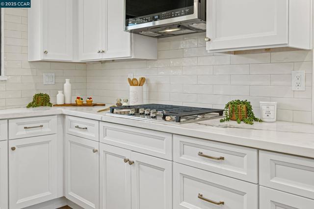9822 Doyle Ct, Stockton CA: https://media.crmls.org/mediaz/f288b4cb-1ebe-4341-b5c5-afb7513cf065.jpg