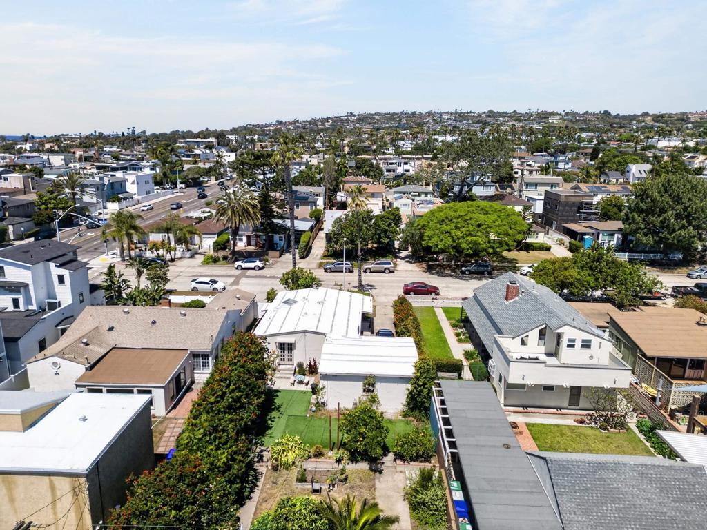 819 Law Street - photo 16