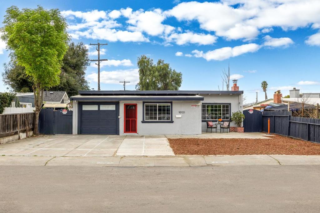 10121 Torrance Avenue