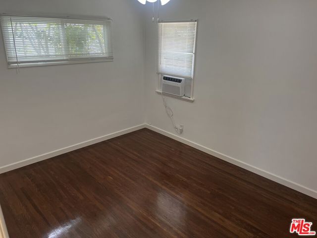 4225 Campbell Drive, Los Angeles CA: https://media.crmls.org/mediaz/f28a4752-8d1e-4c82-986b-f442fab190d8.jpg
