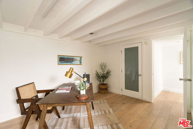 12366 Laurel Terrace Drive, Studio City CA: https://media.crmls.org/mediaz/f28b2791-387e-4095-a7b7-91b5f7655535.jpg