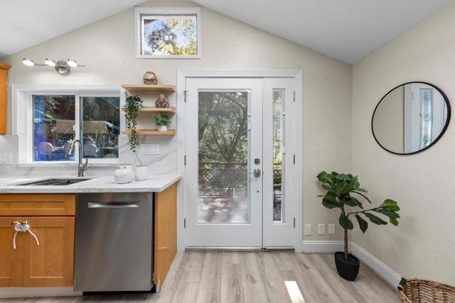 19495 Beardsley Road, Los Gatos CA: https://media.crmls.org/mediaz/f28b4b3e-fb88-4f72-9dcb-d4cd4ca16b10.jpg