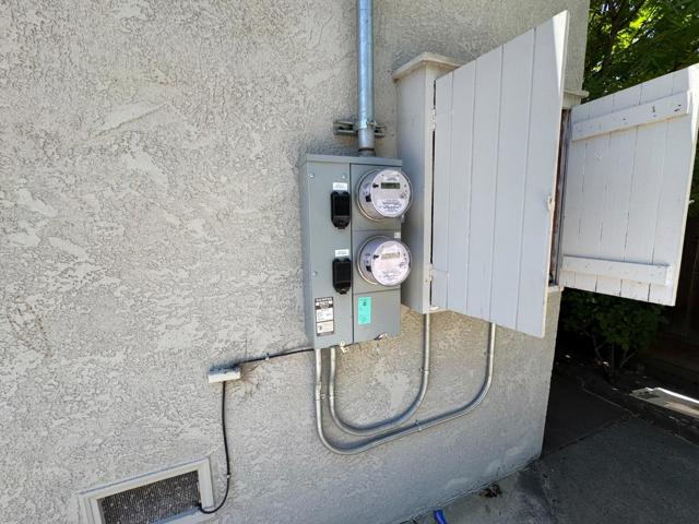 1632 Albemarle Way, Burlingame CA: https://media.crmls.org/mediaz/f28b6e30-1a98-4d81-aefd-67b087c0a4f1.jpg