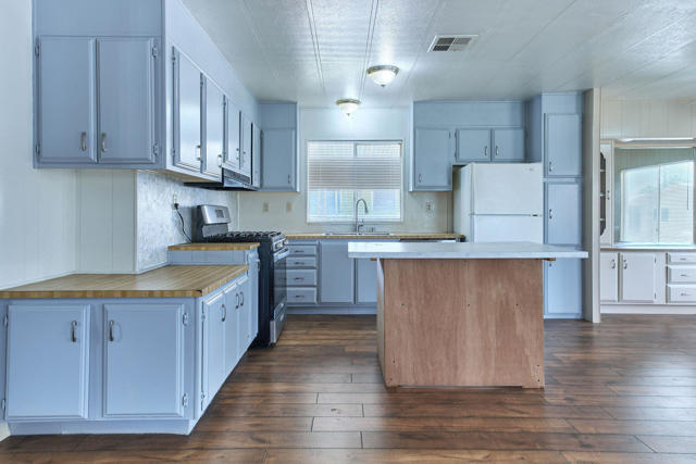 14777 Palm Drive, Desert Hot Springs CA: https://media.crmls.org/mediaz/f28b96f0-1348-49ce-9256-ae8aa386f7af.jpg
